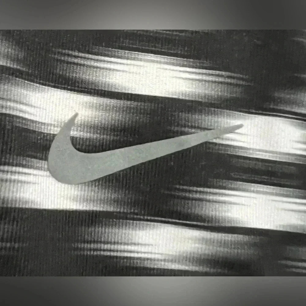 NIKE |Women's RELAY DRI-FIT Running Shorts. Size: S.